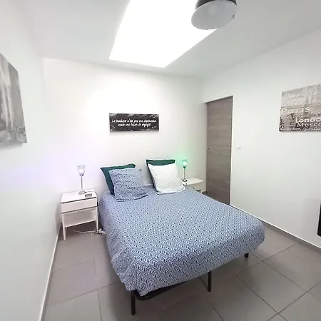 Bel T2 Climatisé Avec Piscine Poitiers-futuroscope-creps De Poitiers